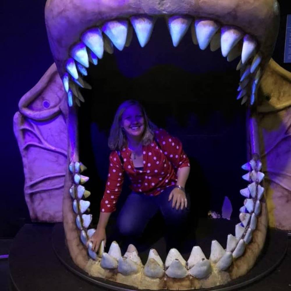 Meet your Posher, Fay